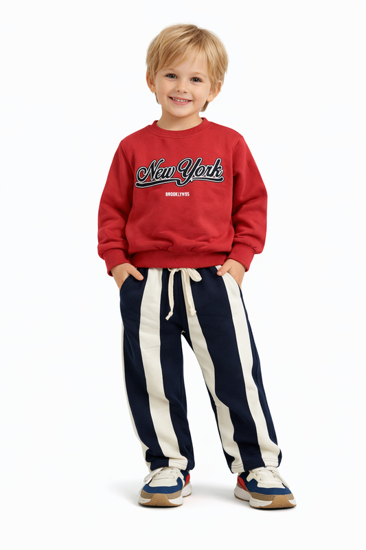 Ensemble enfant 2 pièces – Sweat rouge “New York” & jogging rayé bleu marine 🤍🗽