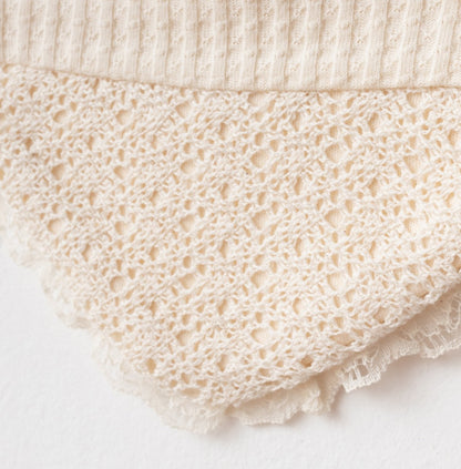 Ecrufarbenes Geburts-Set mit Spitze – Zartheit und Eleganz für Babys 🤍✨
