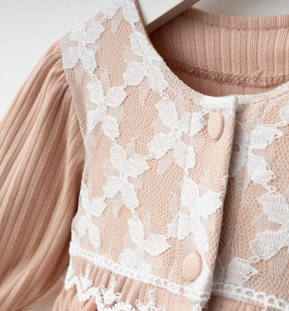 Ensemble naissance rose nude avec dentelle – douceur et élégance pour bébé 🤍✨