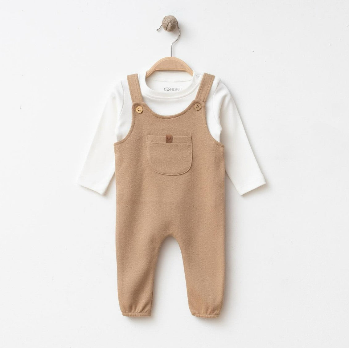 Ensemble naissance beige camel salopette et body – douceur et élégance pour bébé 🤍✨