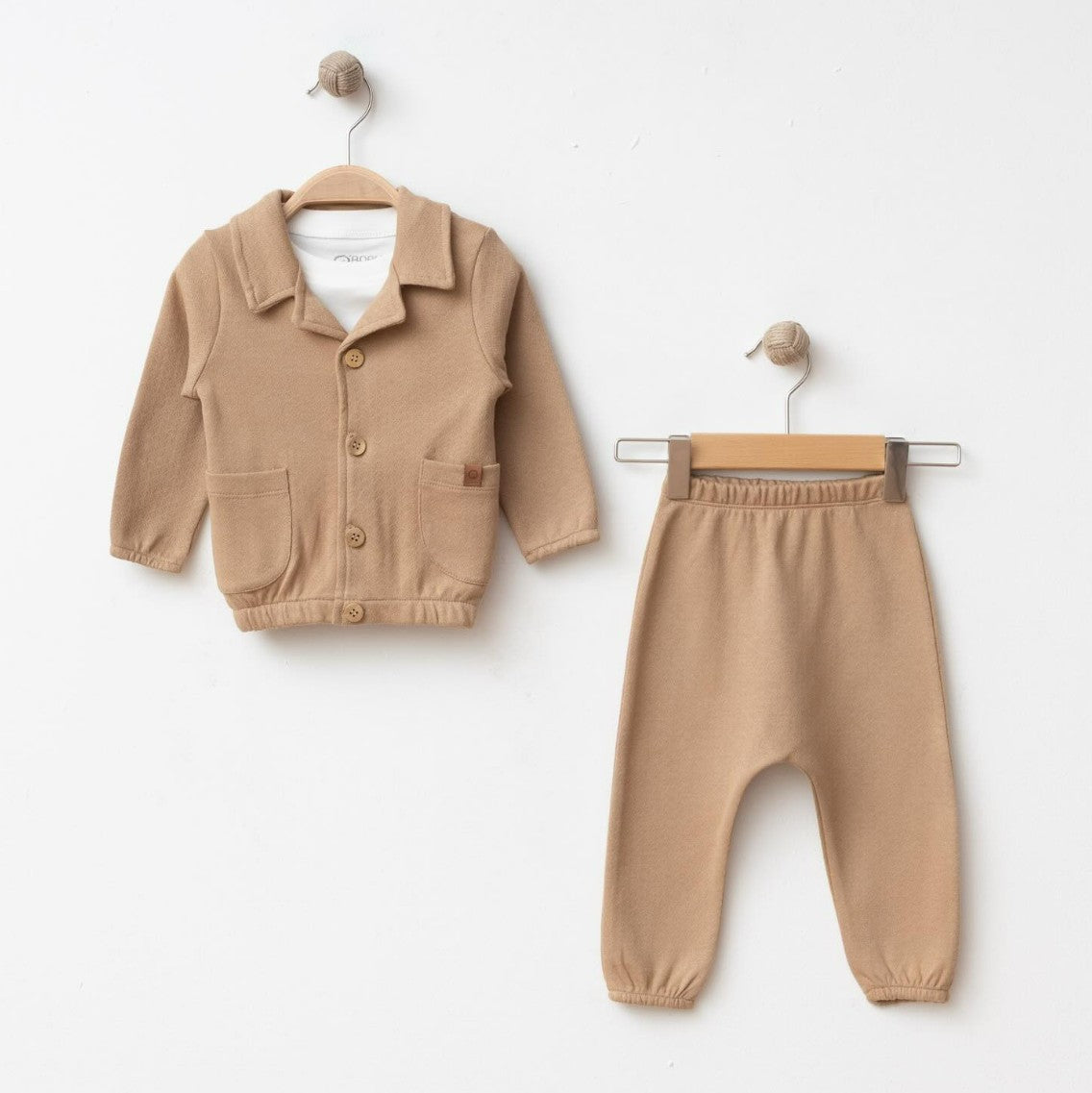 Ensemble naissance beige sable – Douceur & élégance intemporelle pour bébé ✨