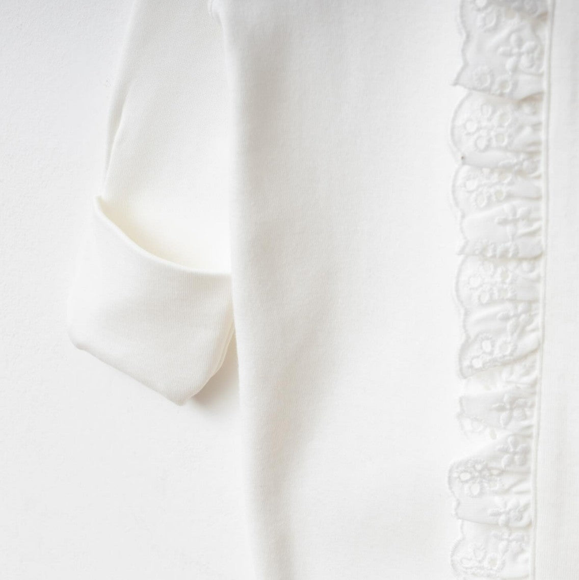 Ensemble bébé blanc élégant avec broderies lapins et béguin assorti 🤍👶
