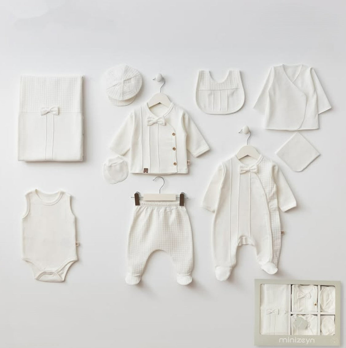 Coffret Naissance Blanc Écru 10 Pièces – Élégance & Douceur pour Bébé 🤍👶