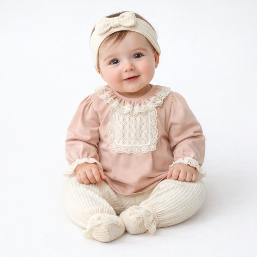 Ensemble naissance rose poudré et écru pour bébé ✨