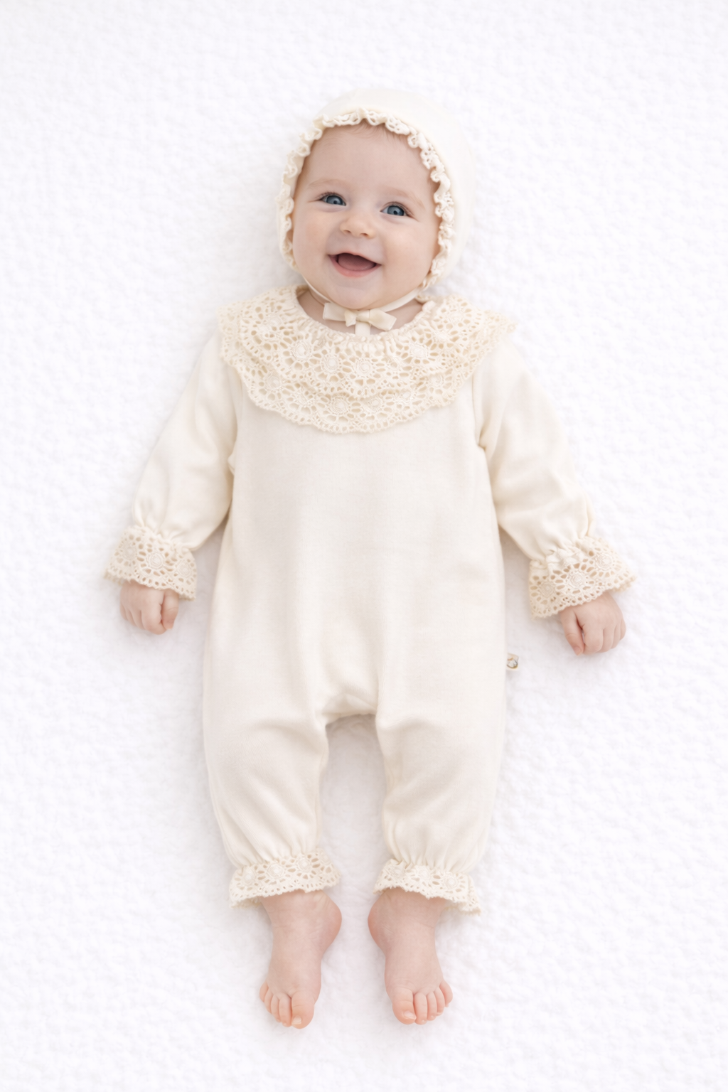 Ensemble Bébé 2 Pièces – Pyjama Côtelé & Bonnet Imprimé Floral Doux