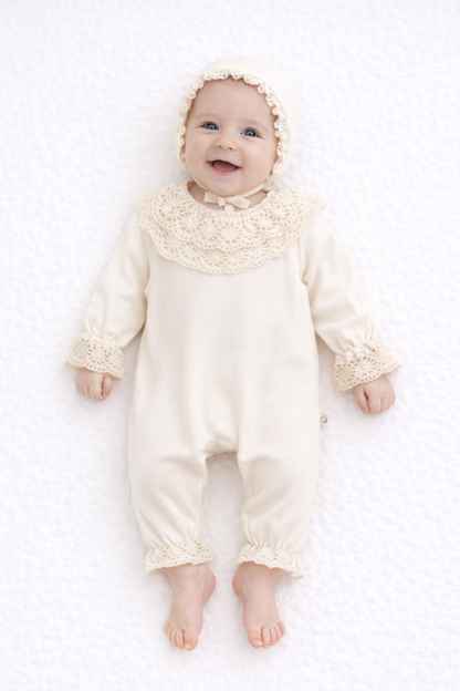 Ensemble Bébé 2 Pièces – Pyjama Côtelé & Bonnet Imprimé Floral Doux