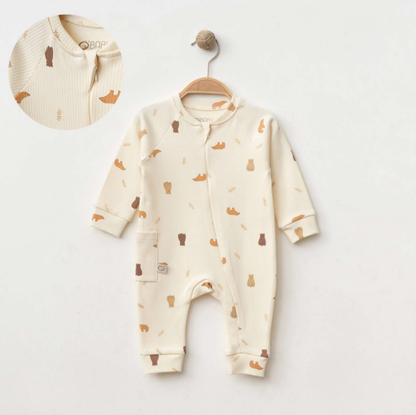 Ensemble Naissance 1 Pièces – Maille Vert Sauge & Crème avec Détail Petit Ourson