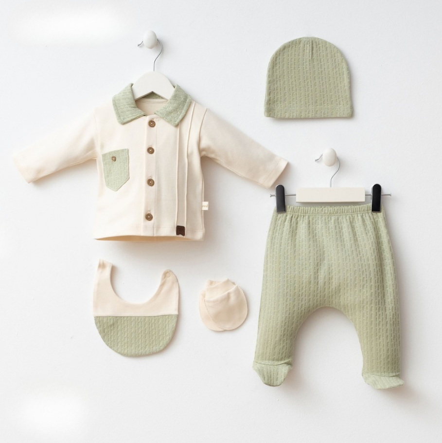 Ensemble Bébé 4 Pièces – Maille Texturée Vert Sauge & Style Rétro