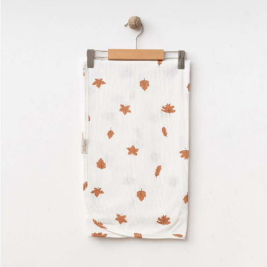 Couverture Bébé Douceur Sylvestre – Motif Feuilles de Chêne