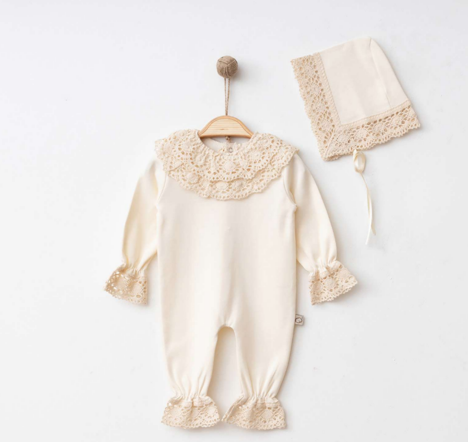 Ensemble Bébé 2 Pièces – Pyjama Côtelé & Bonnet Imprimé Floral Doux