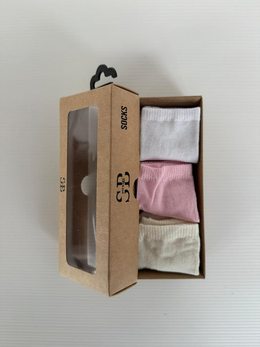 Coffret 6 paires de chaussettes bébé – Blanc, rose poudré & beige – Douces et intemporelles – Idéal cadeau naissance 🤍👶