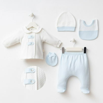 Ensemble naissance blanc et bleu ciel – douceur et élégance pour bébé 🤍🩵